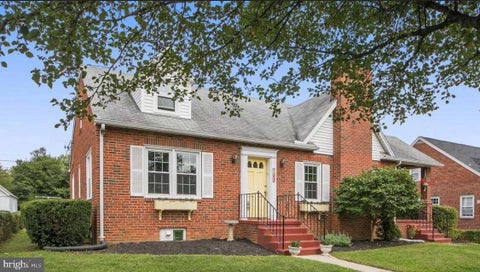Homes For Sale - 105 Frederick Avenue<br/> FREDERICK, MD 21701