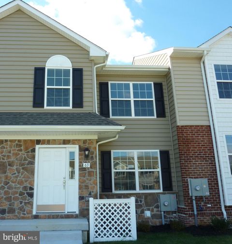 Townhouse For Sale - 63 Cotswood Court<br/> SMYRNA, DE 19977