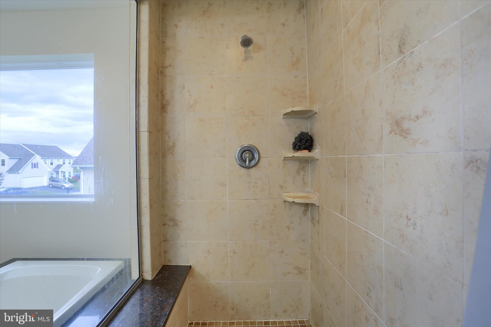 APPLEWOOD - Residential