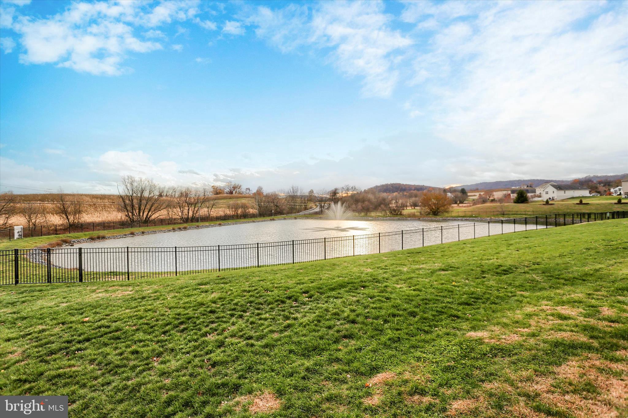 APPLEWOOD - Residential