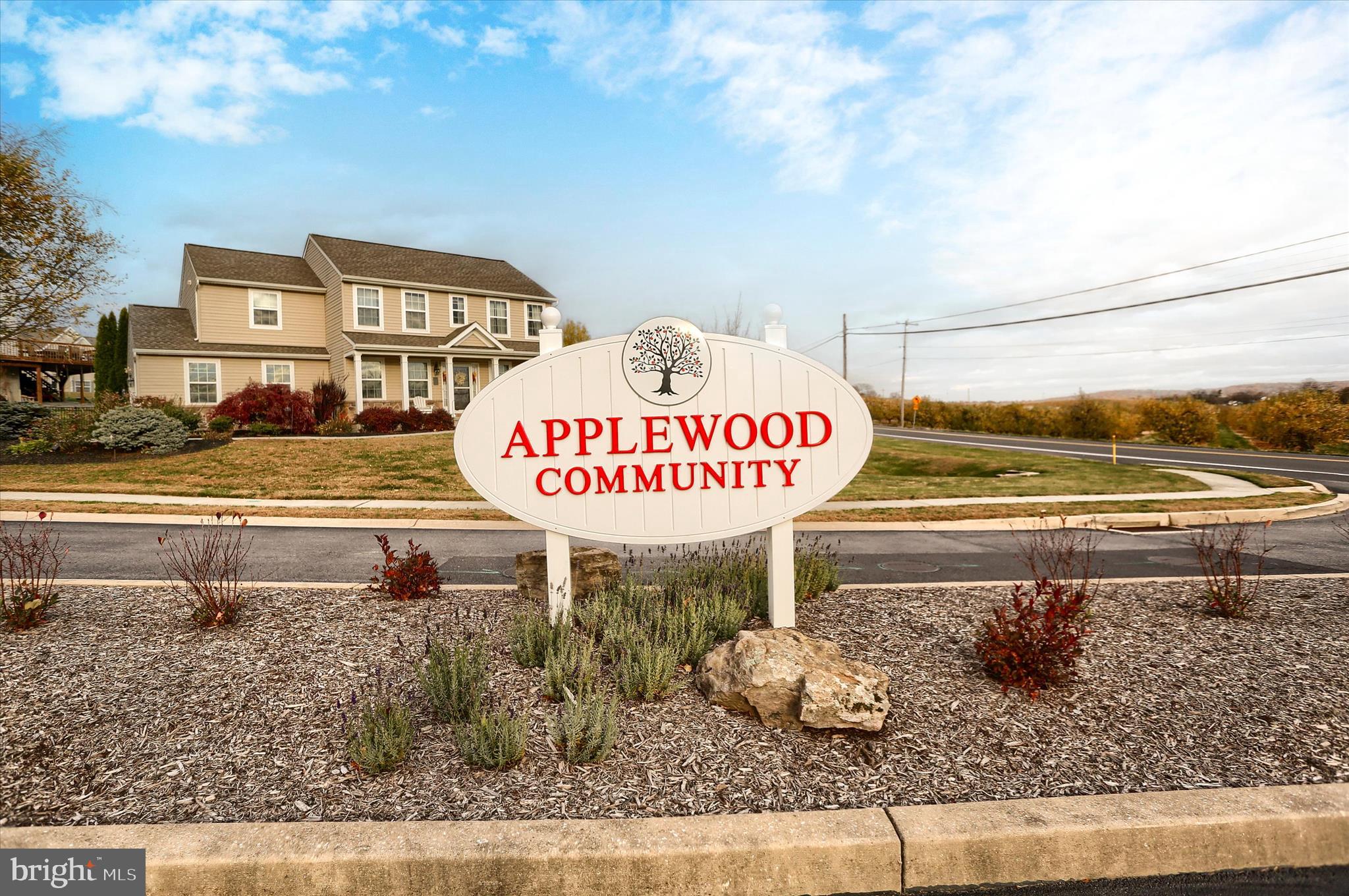 APPLEWOOD - Residential