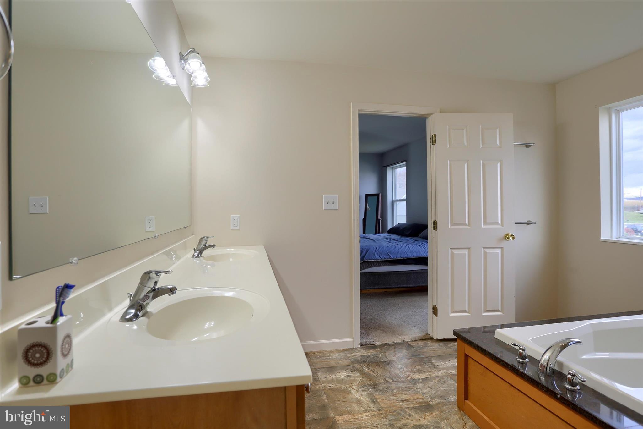 APPLEWOOD - Residential