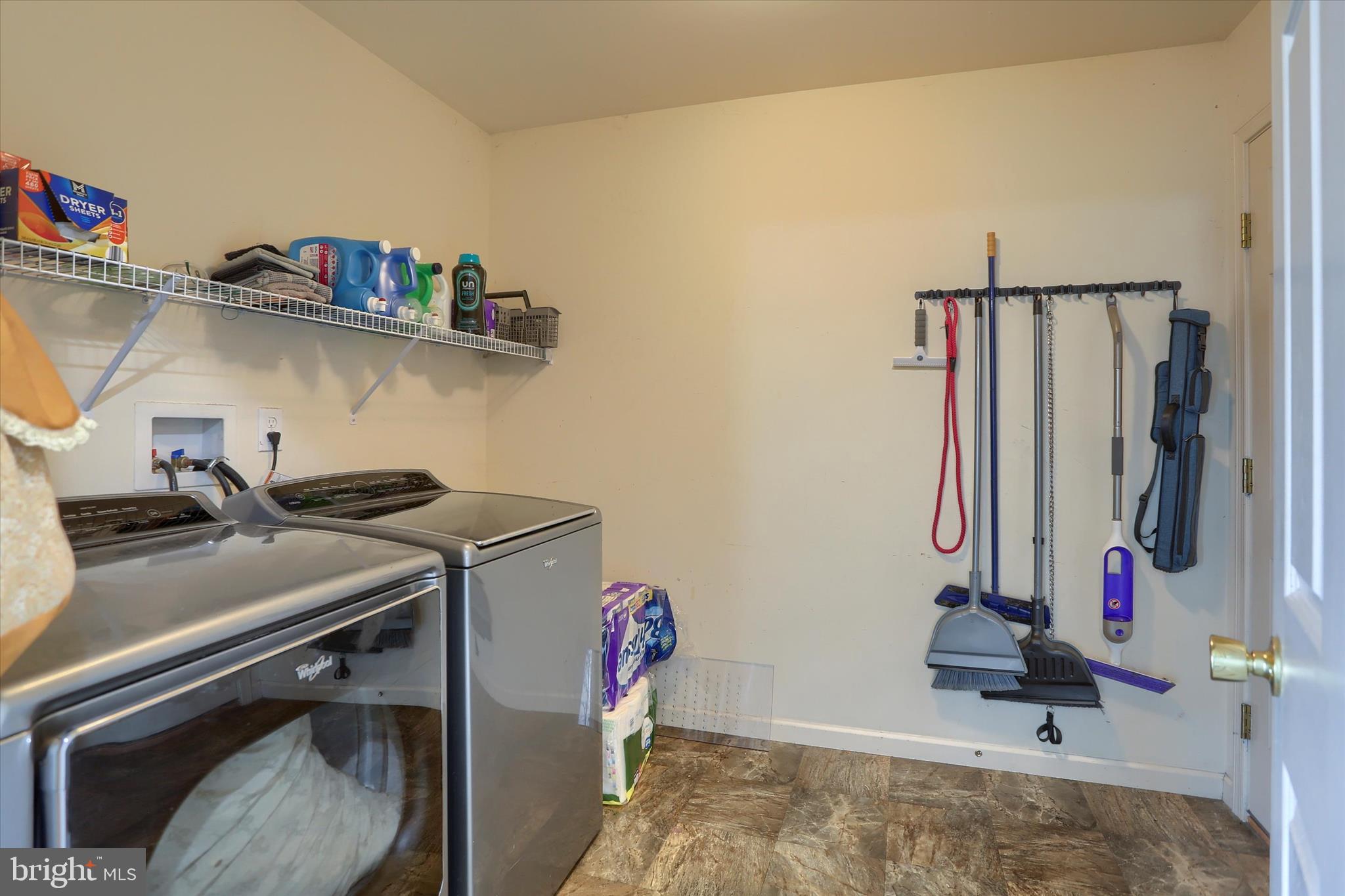 APPLEWOOD - Residential