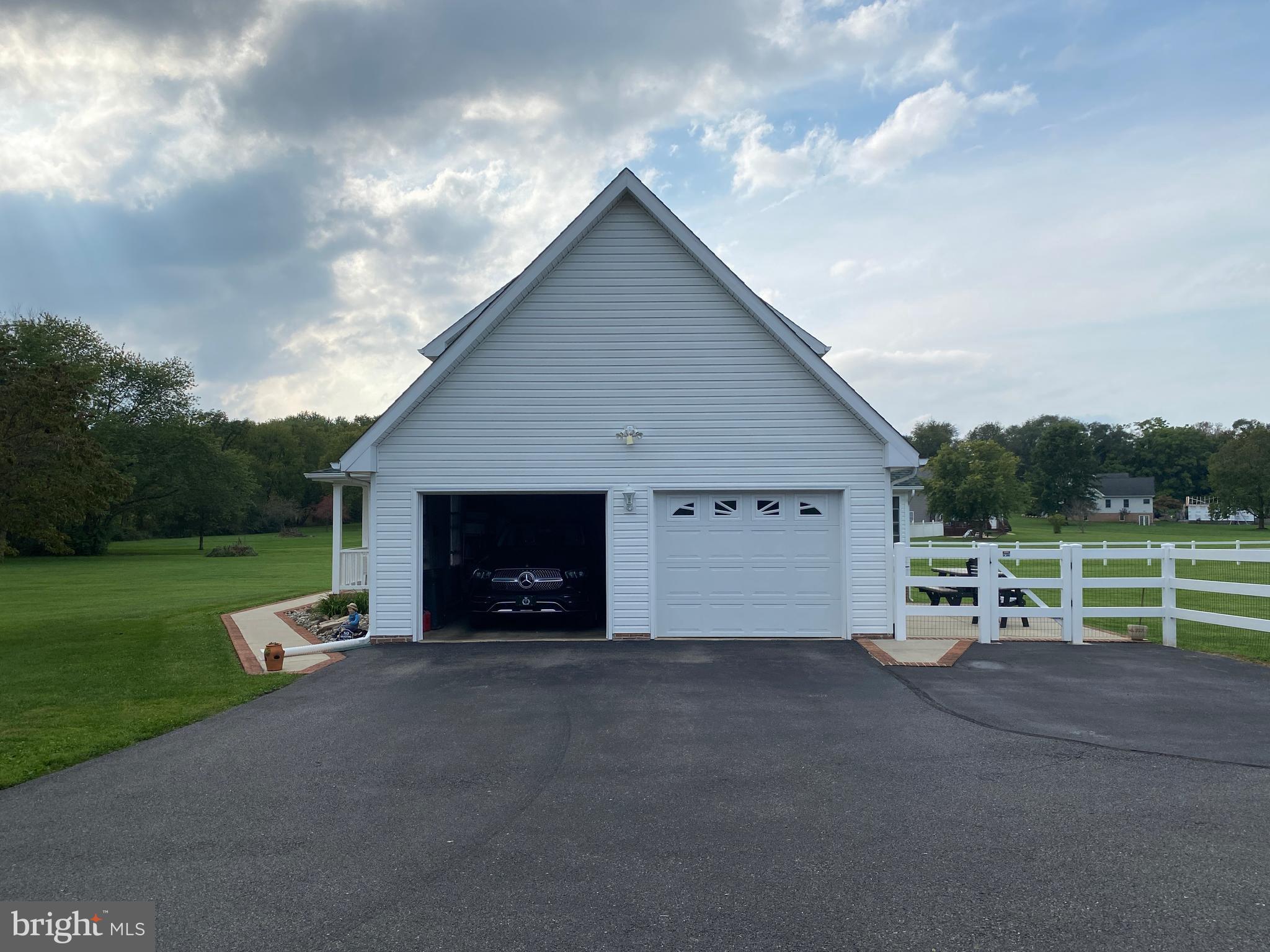 GLENDALE ESTATES - Residential