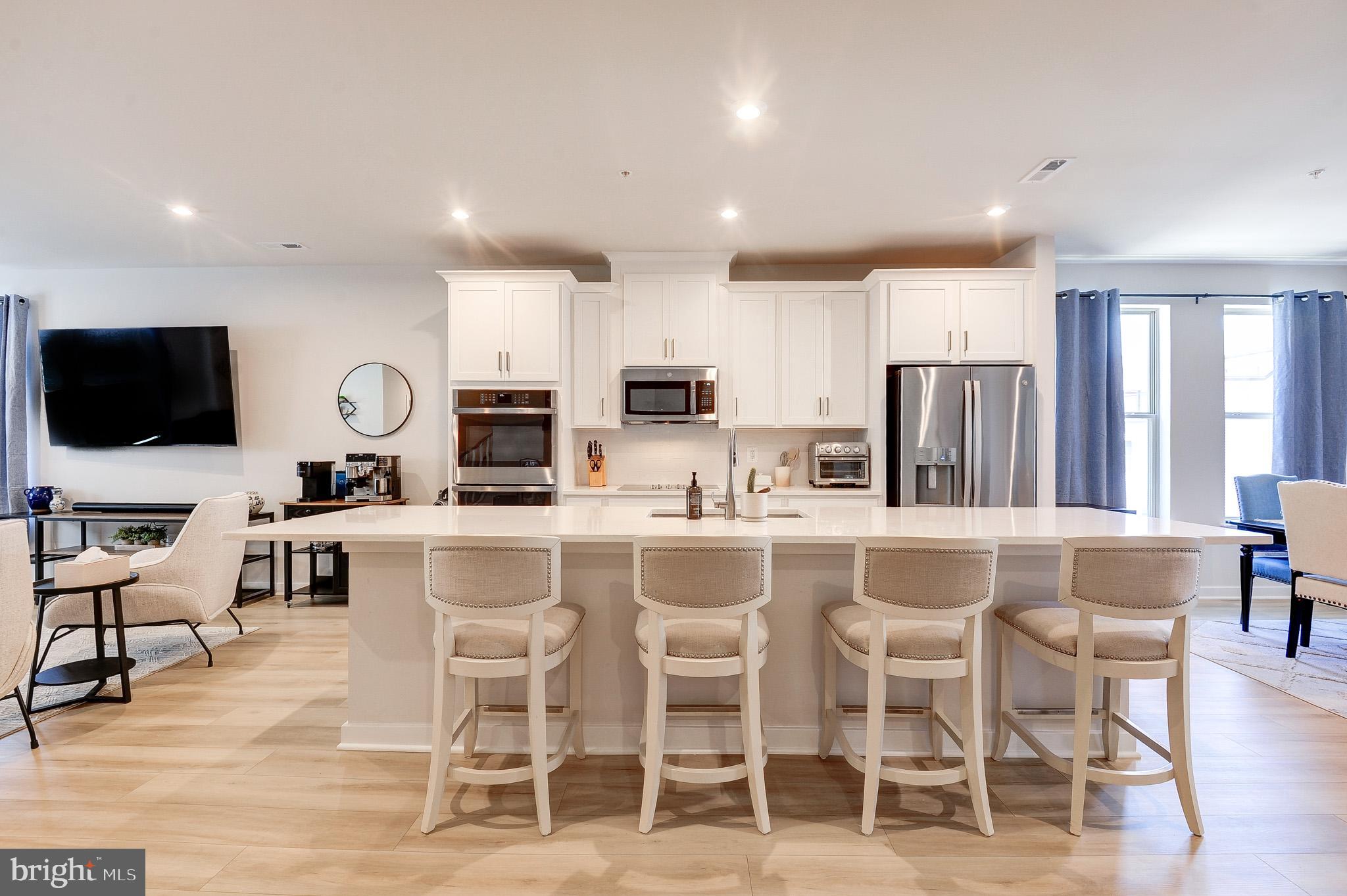2127 GLACIER ROAD 86