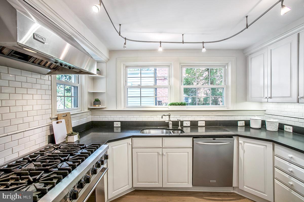 CHEVY CHASE - Residential