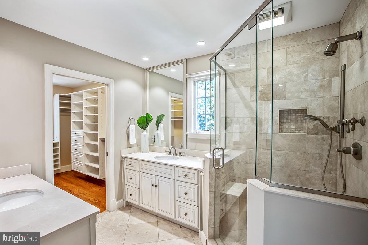 CHEVY CHASE - Residential