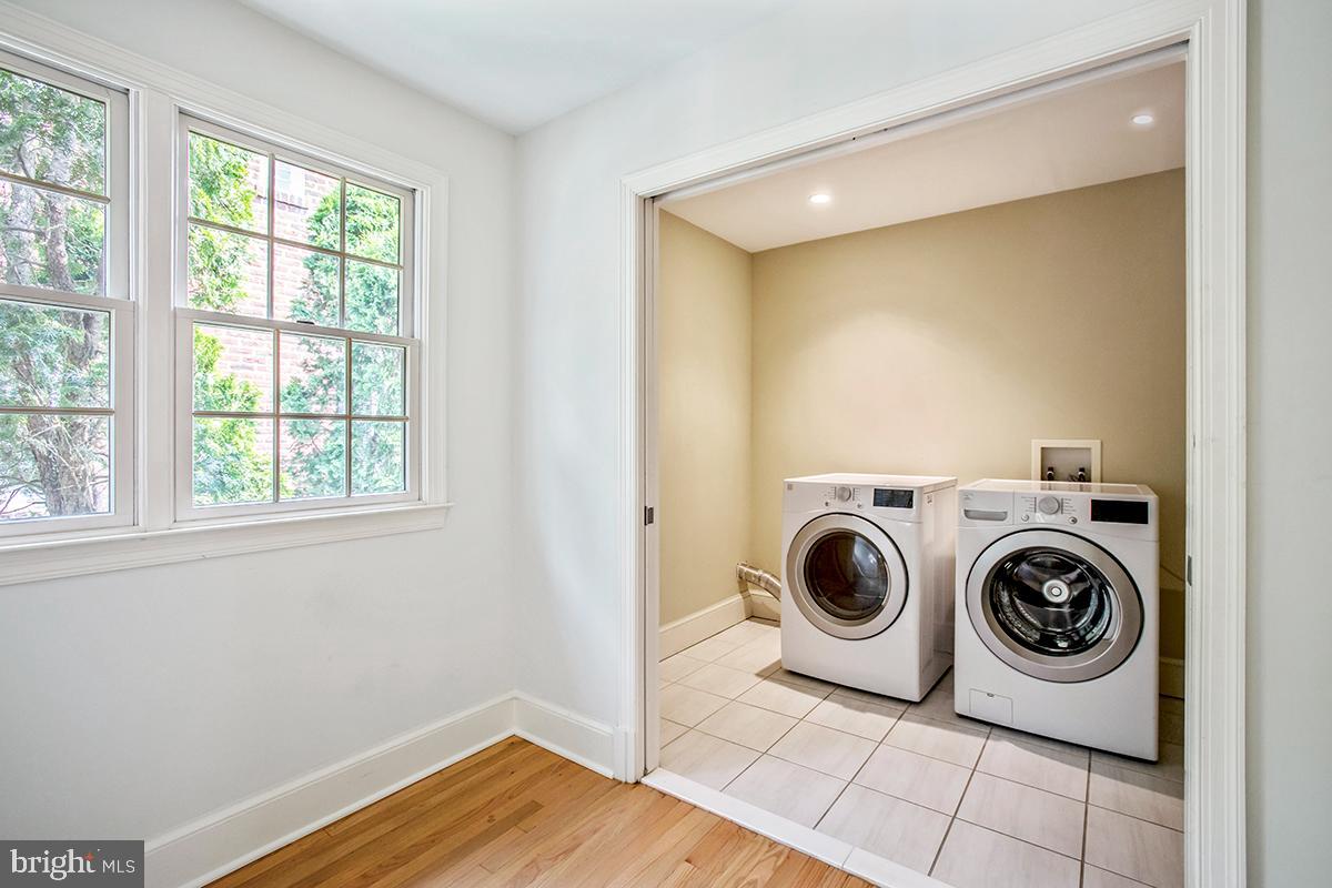 CHEVY CHASE - Residential