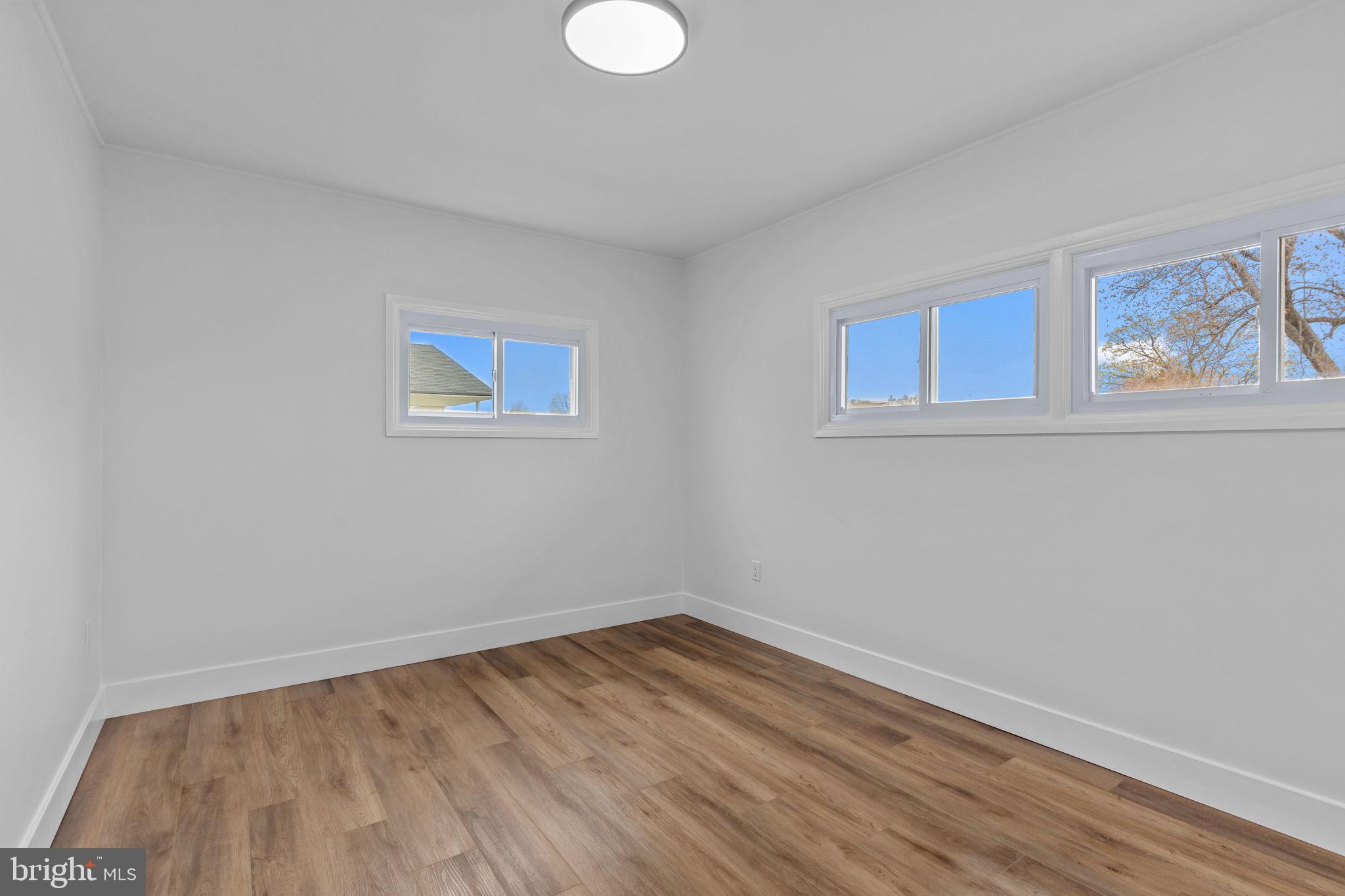 PINEWOOD - Residential Lease