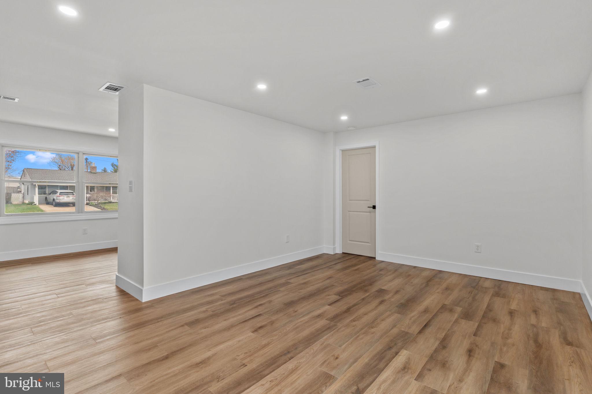 PINEWOOD - Residential Lease