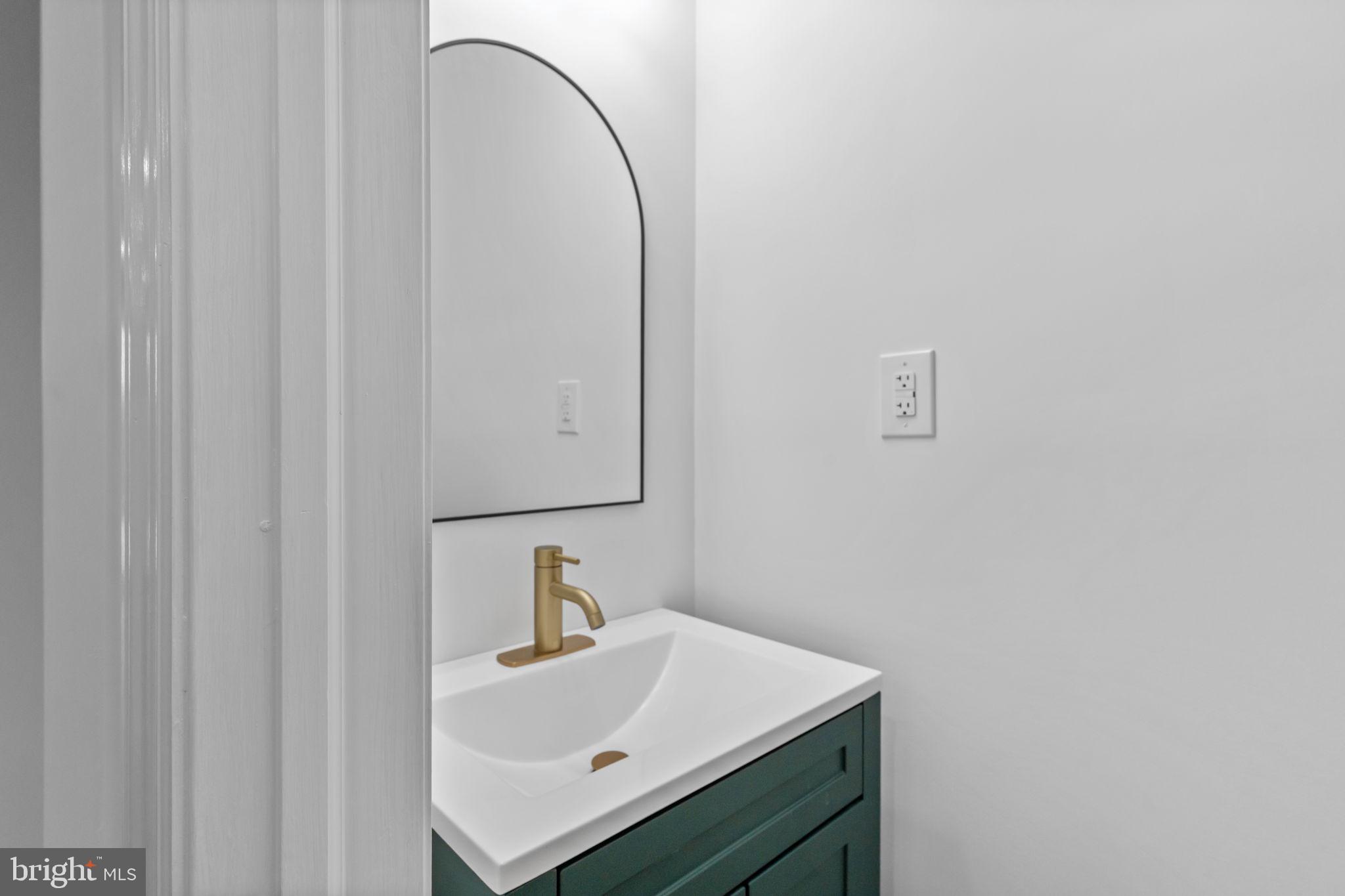 PINEWOOD - Residential Lease