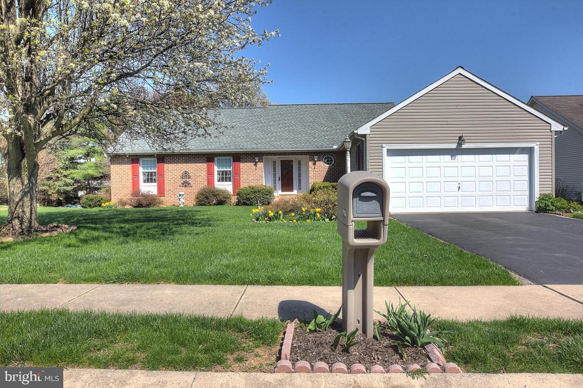 WOODS EDGE - Residential