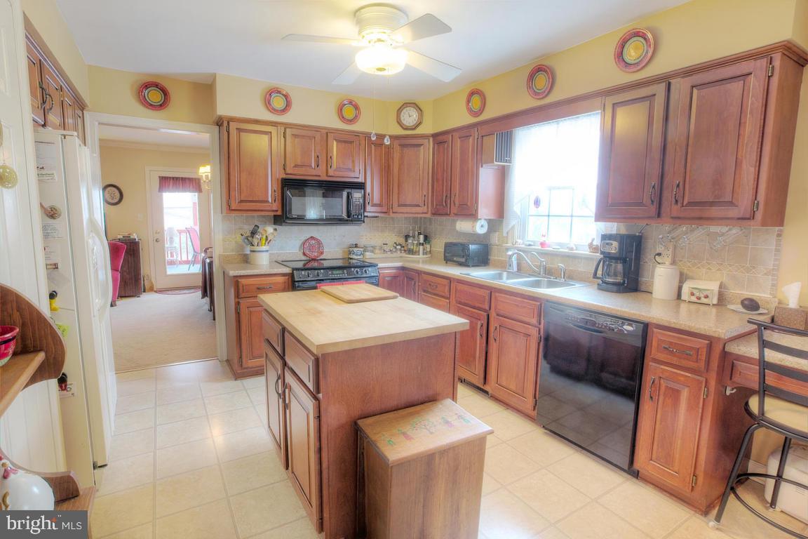 WOODS EDGE - Residential