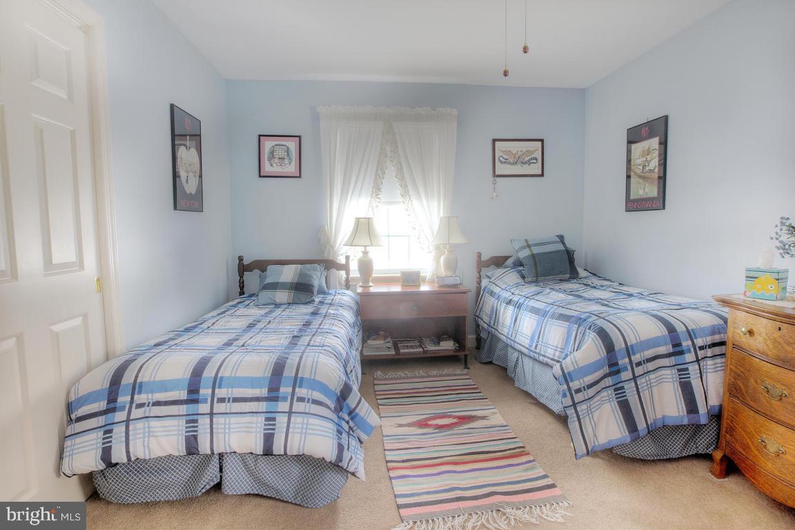 WOODS EDGE - Residential