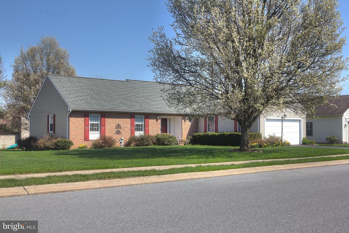 WOODS EDGE - Residential