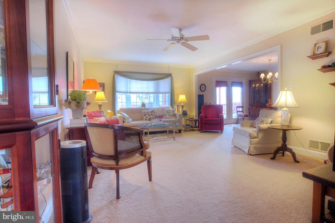 WOODS EDGE - Residential