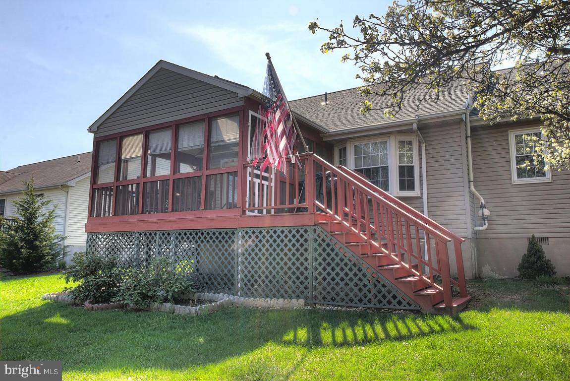 WOODS EDGE - Residential