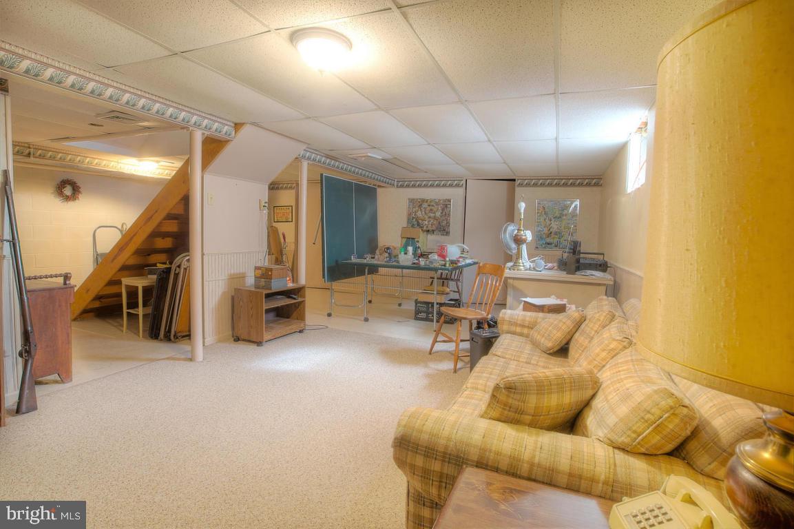 WOODS EDGE - Residential