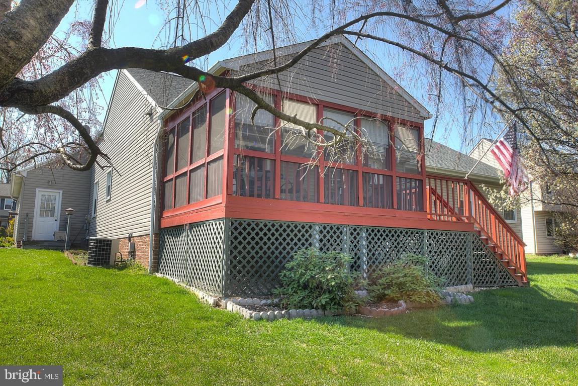 WOODS EDGE - Residential