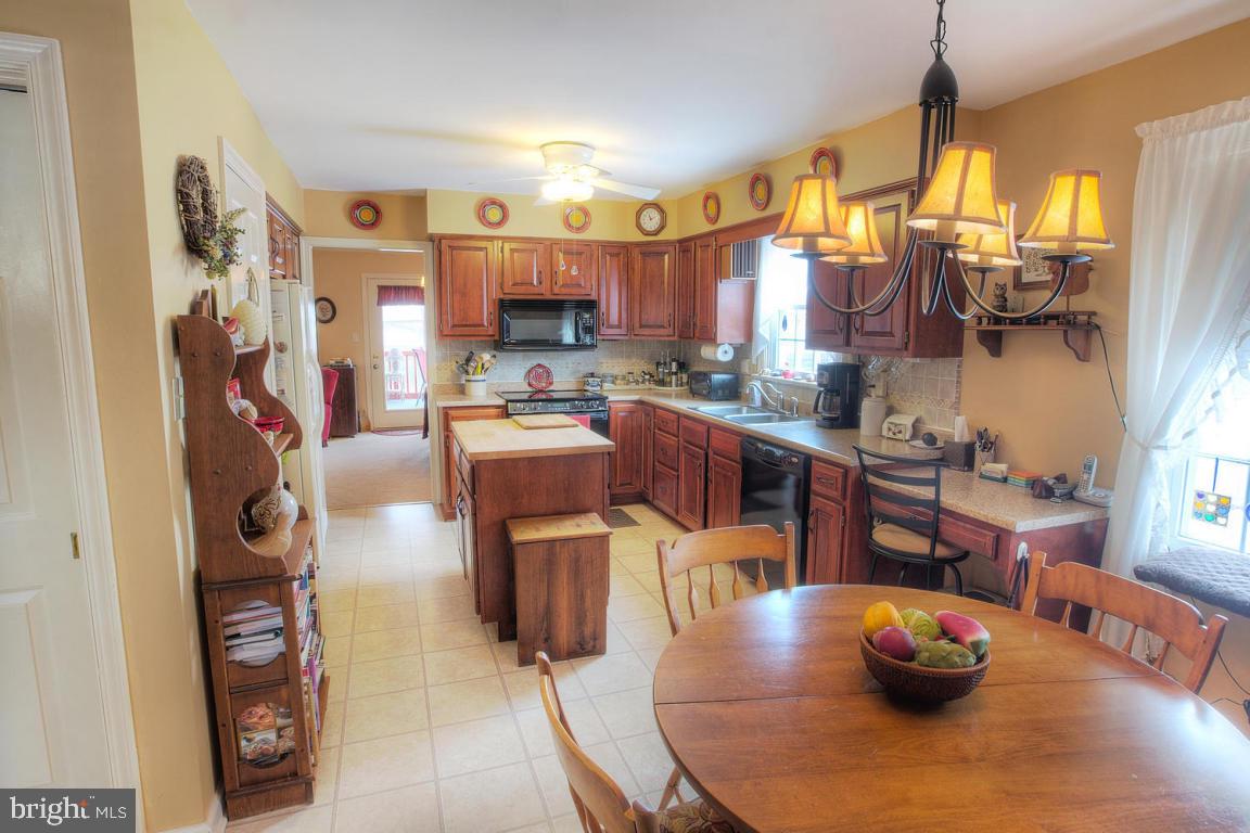 WOODS EDGE - Residential