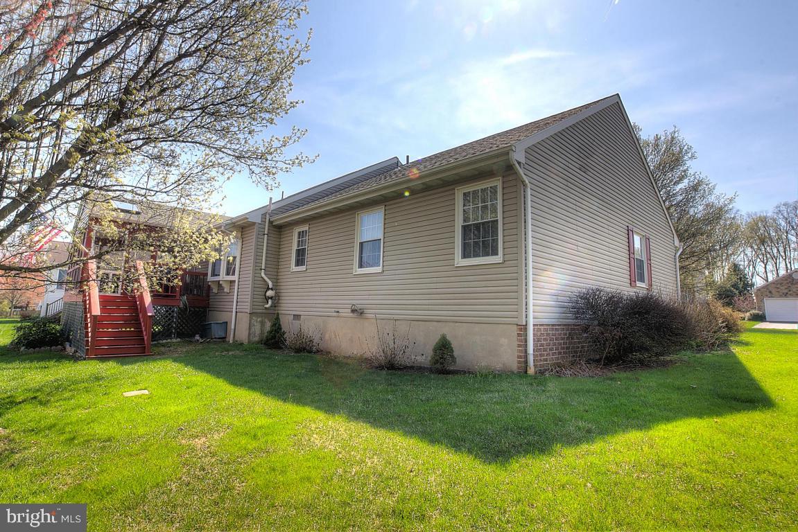 WOODS EDGE - Residential