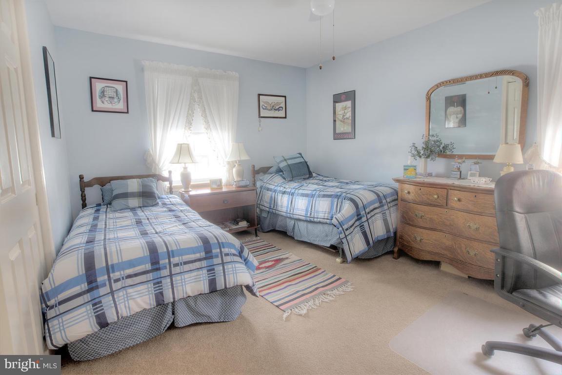 WOODS EDGE - Residential