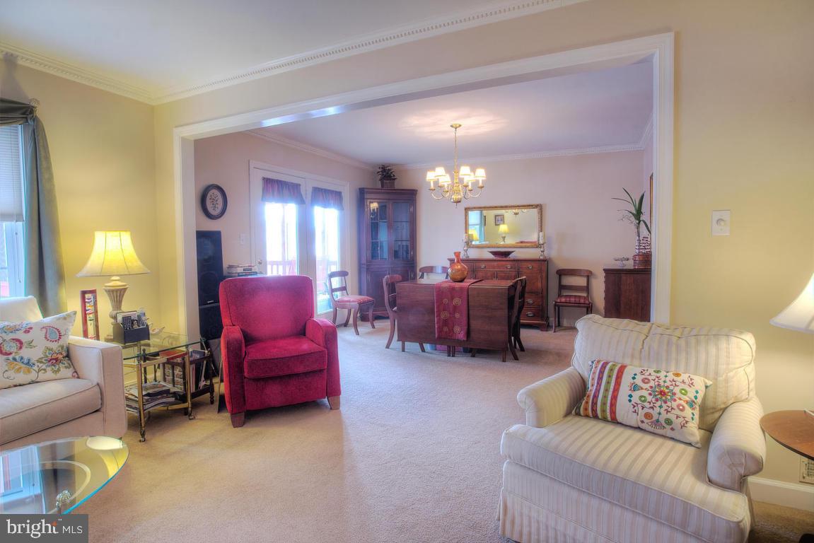 WOODS EDGE - Residential