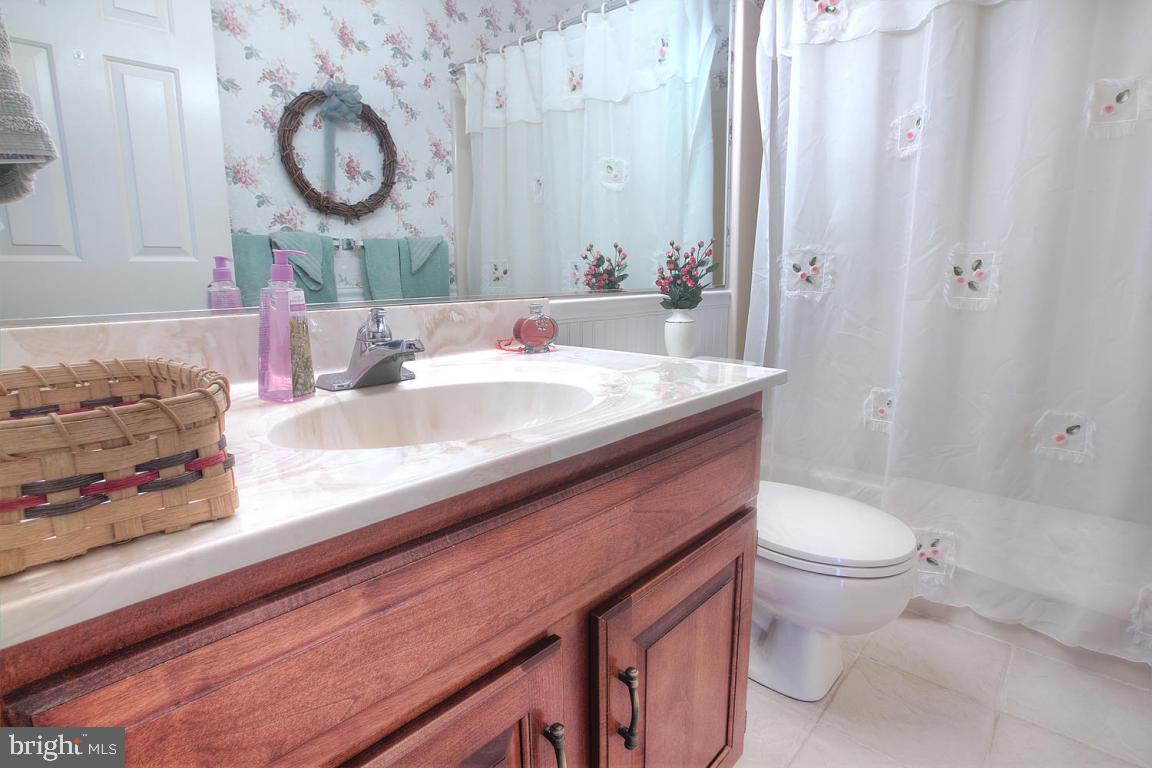 WOODS EDGE - Residential