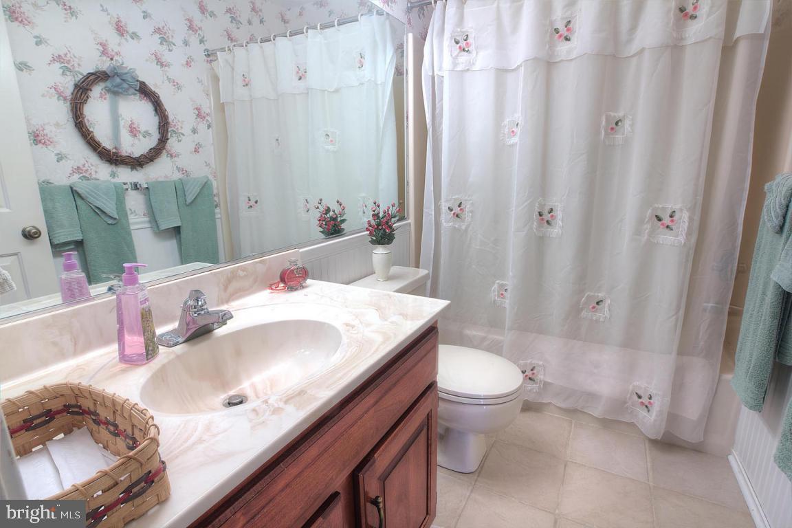 WOODS EDGE - Residential