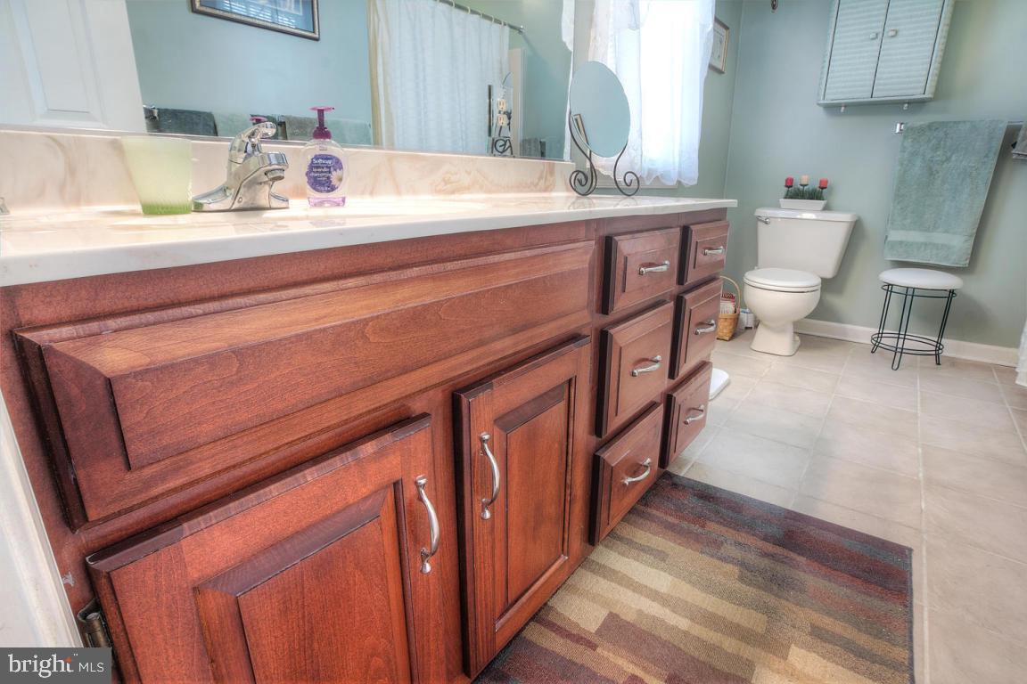 WOODS EDGE - Residential