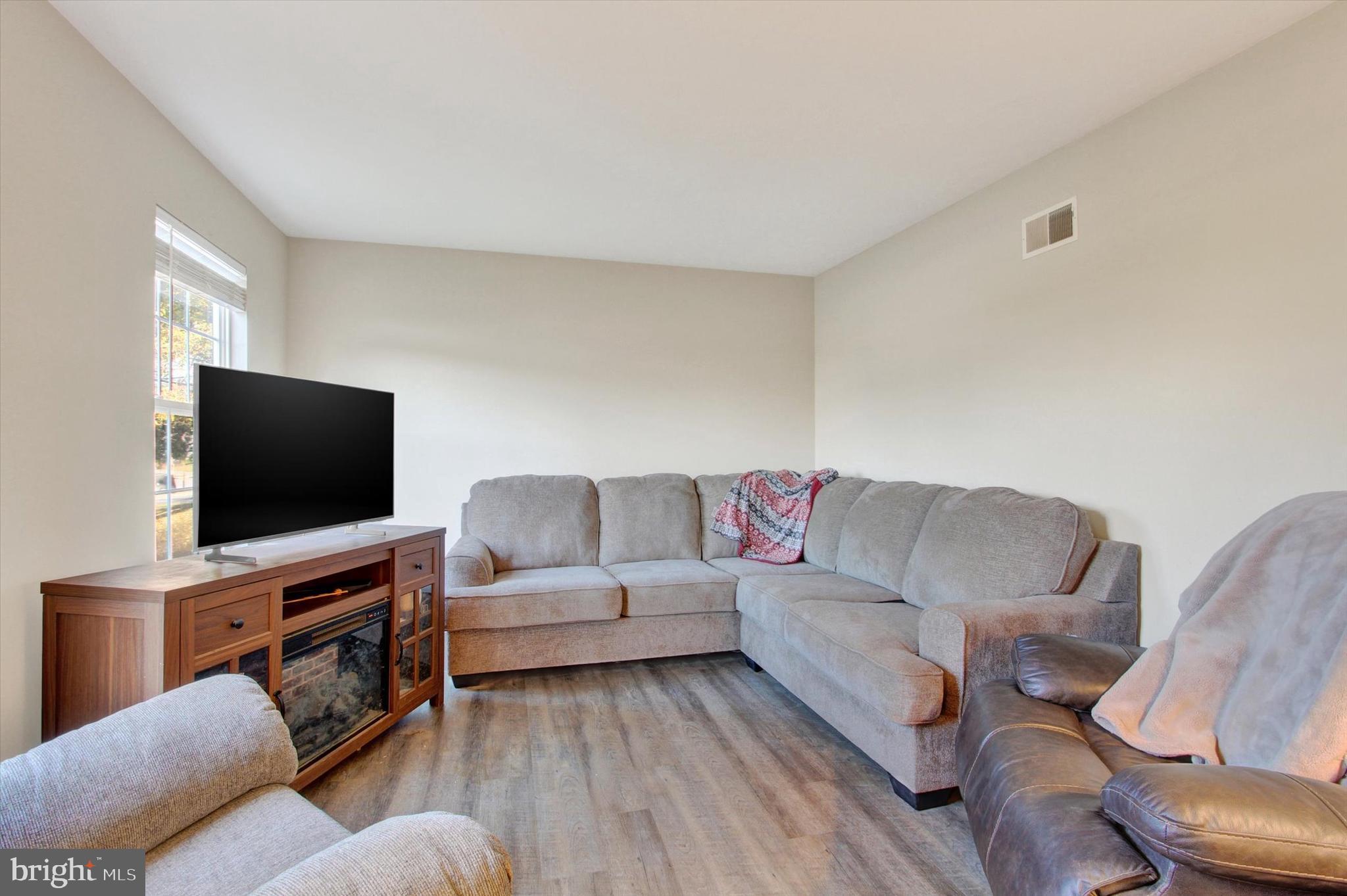 ABBOTTS MANOR - Residential