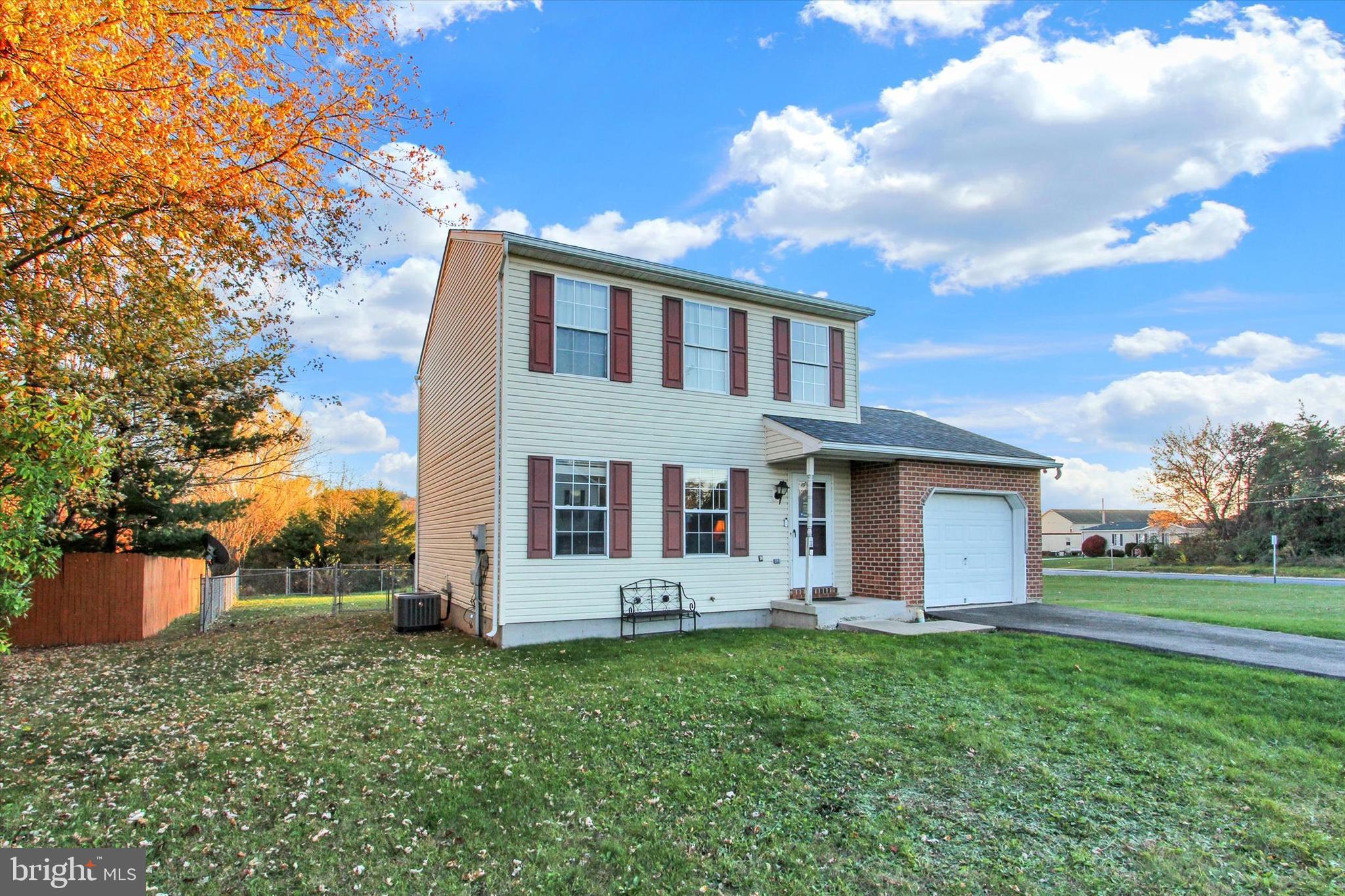 ABBOTTS MANOR - Residential