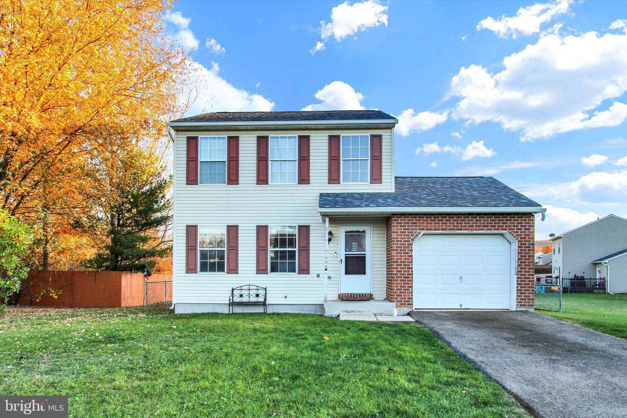 ABBOTTS MANOR - Residential