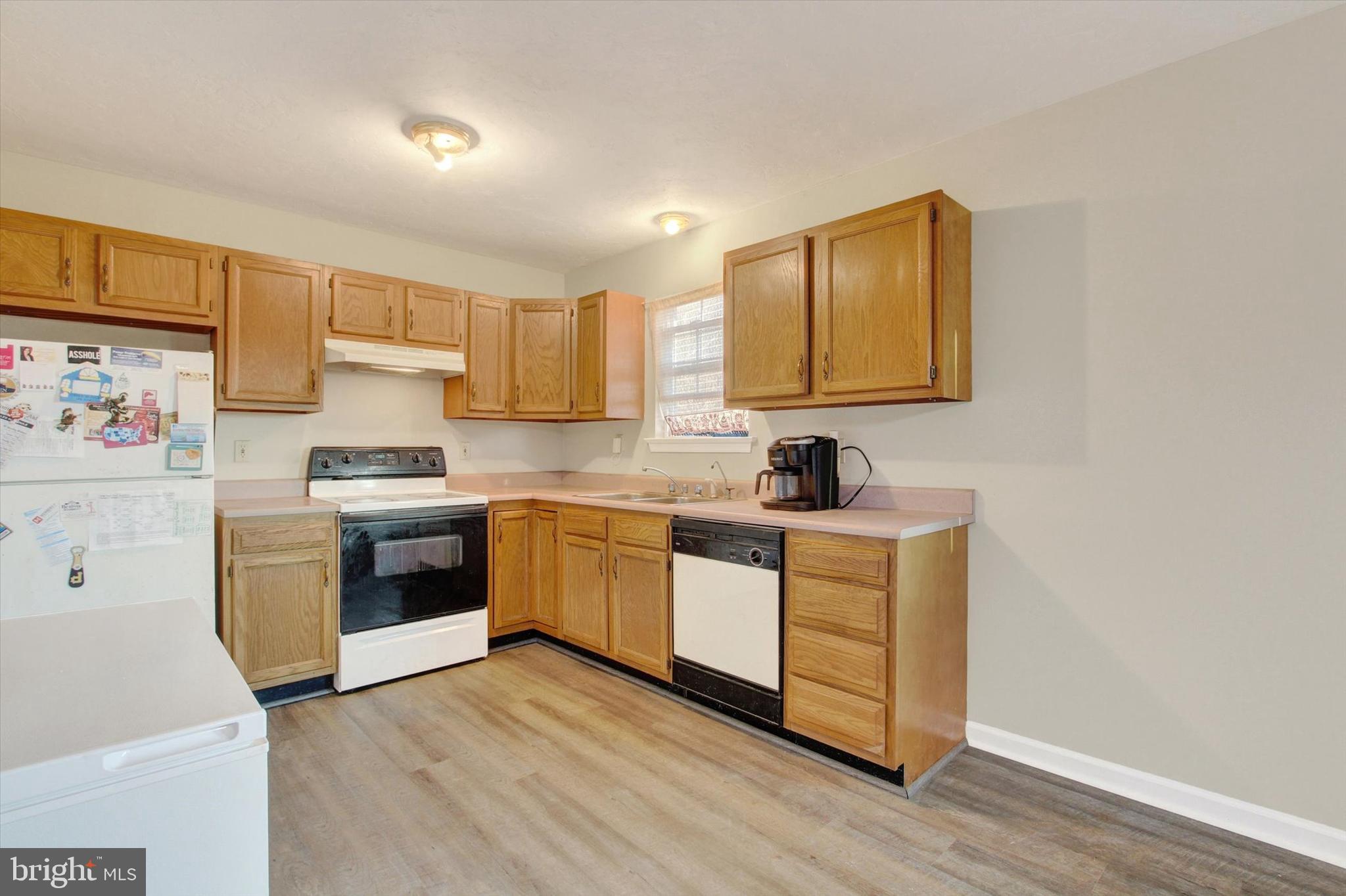 ABBOTTS MANOR - Residential