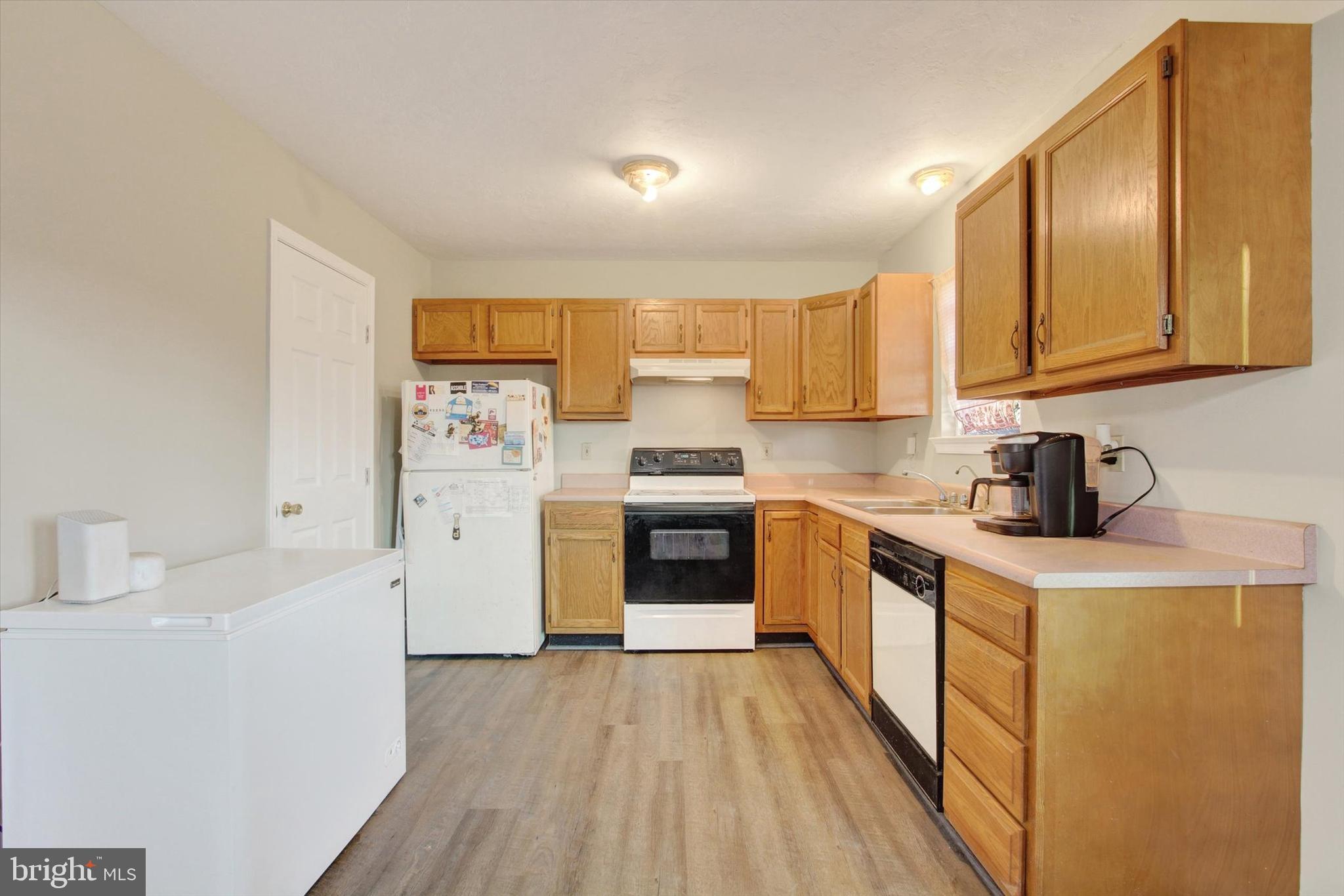 ABBOTTS MANOR - Residential