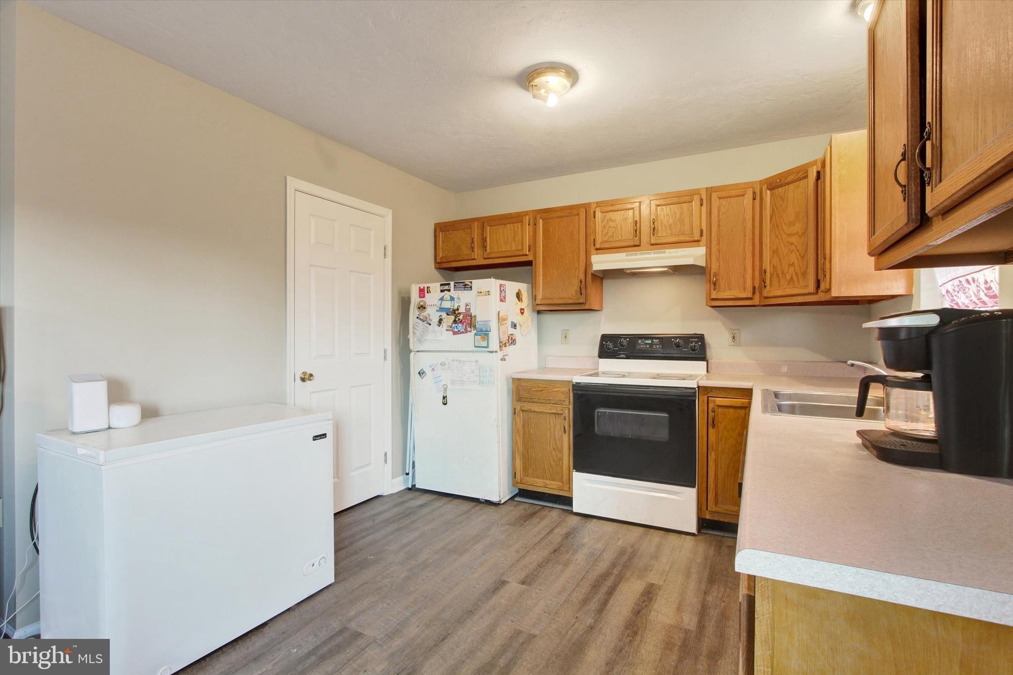 ABBOTTS MANOR - Residential