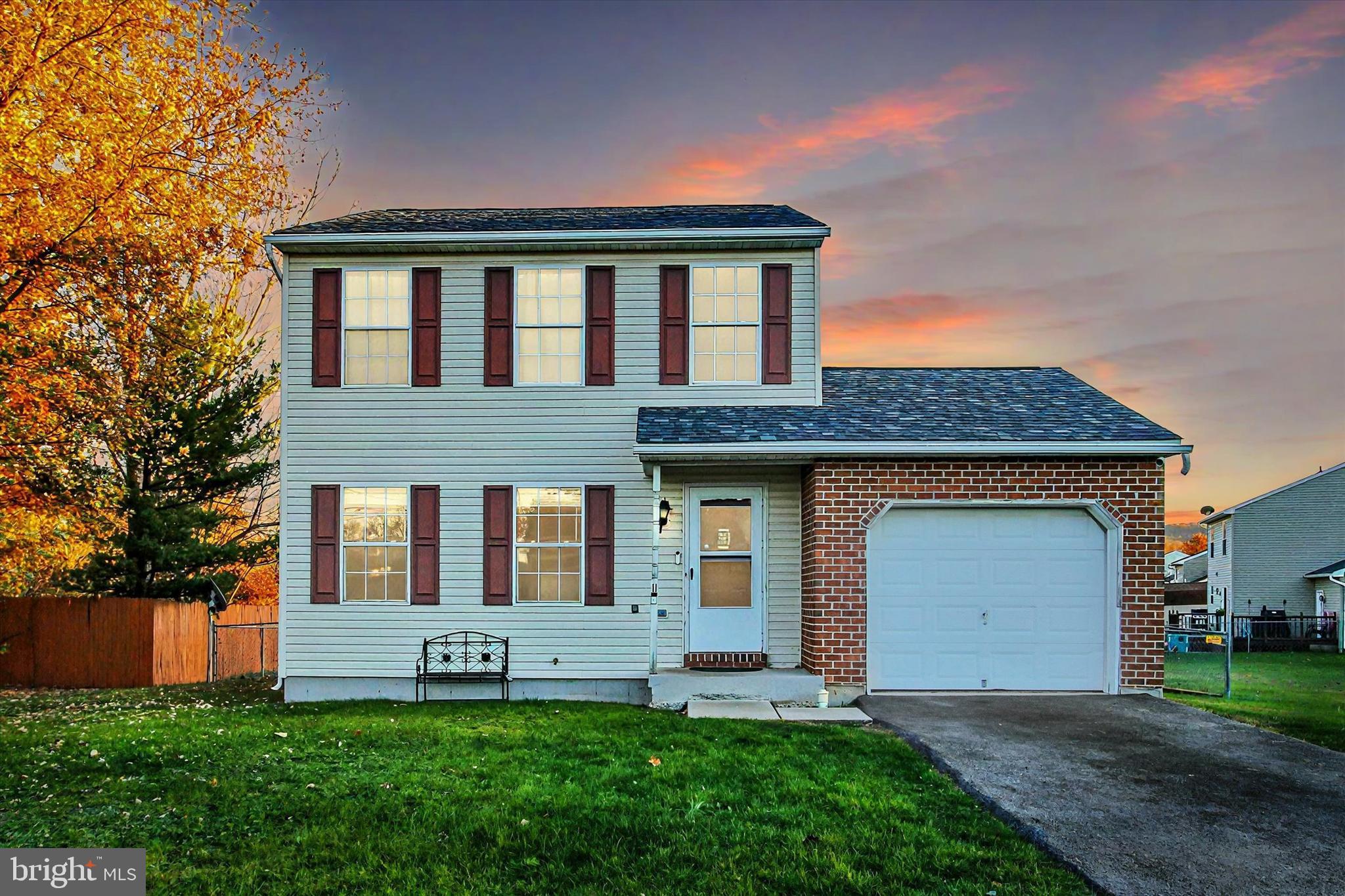 ABBOTTS MANOR - Residential