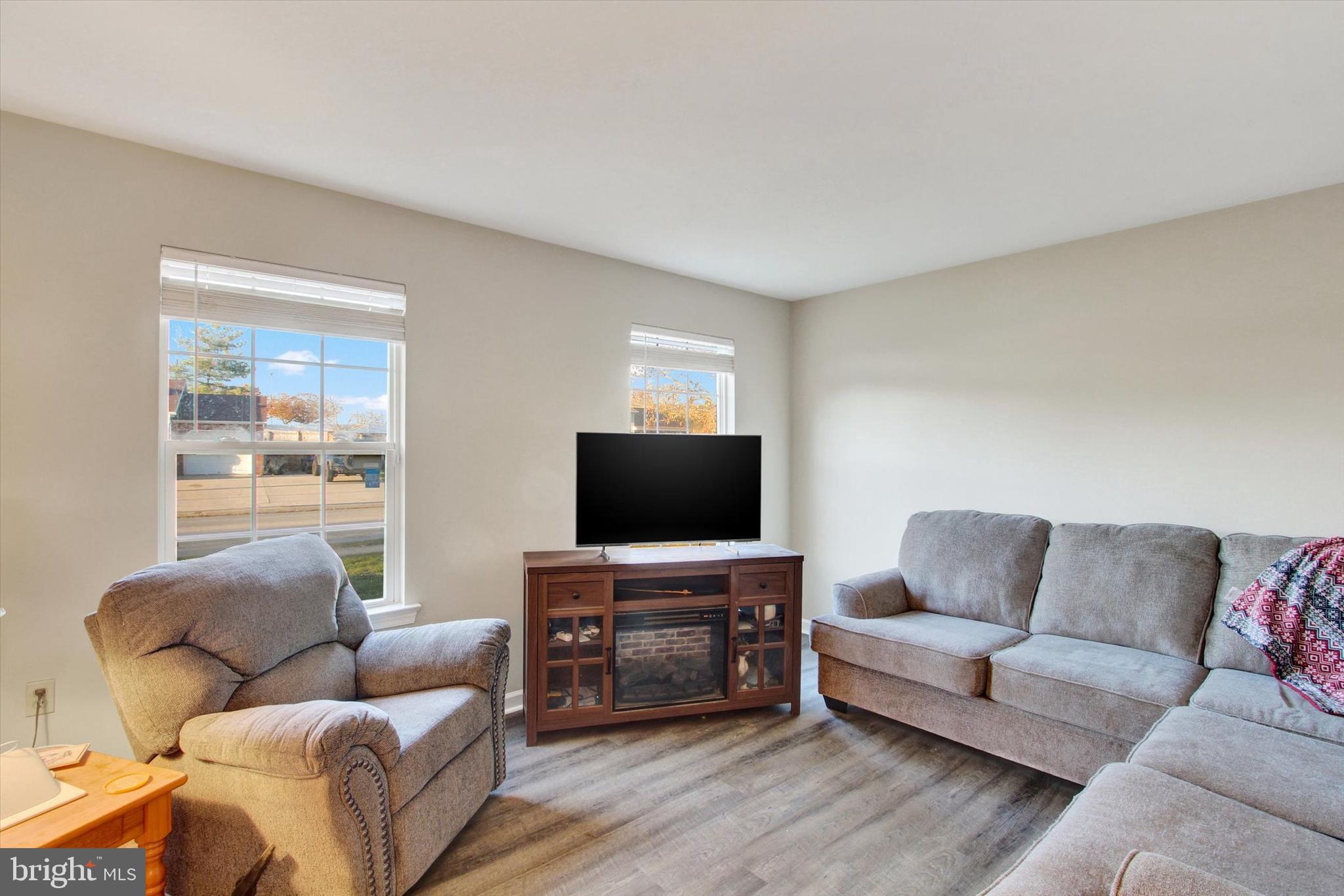 ABBOTTS MANOR - Residential