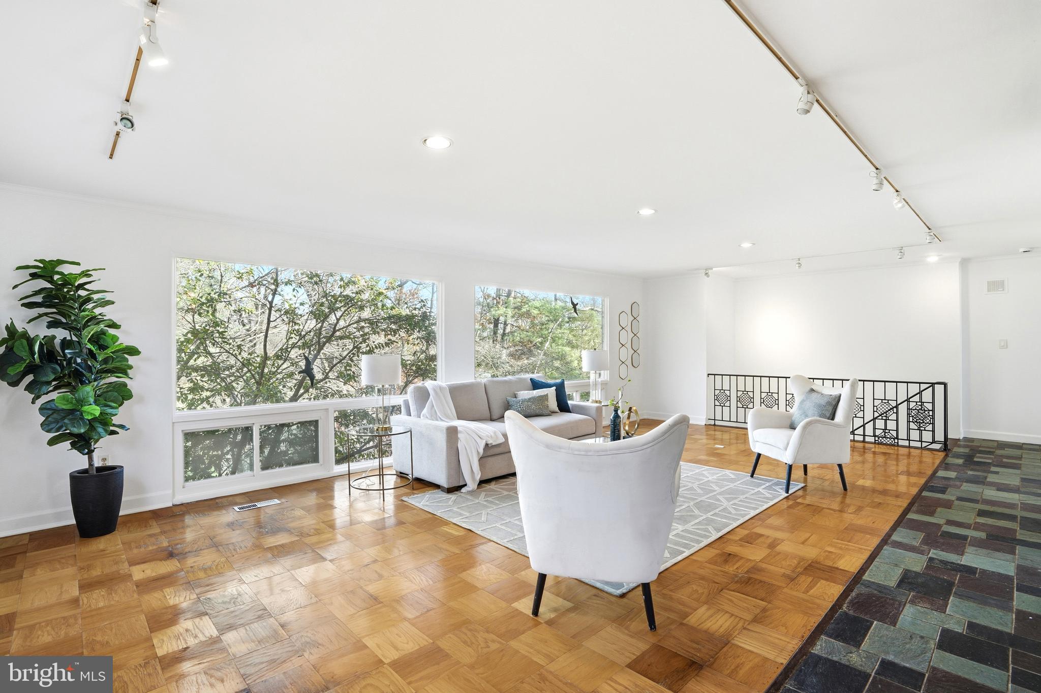 DOVER BALMORAL RIVERWOOD - Residential