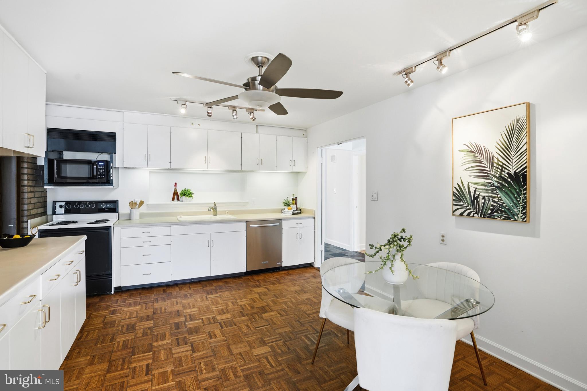 DOVER BALMORAL RIVERWOOD - Residential