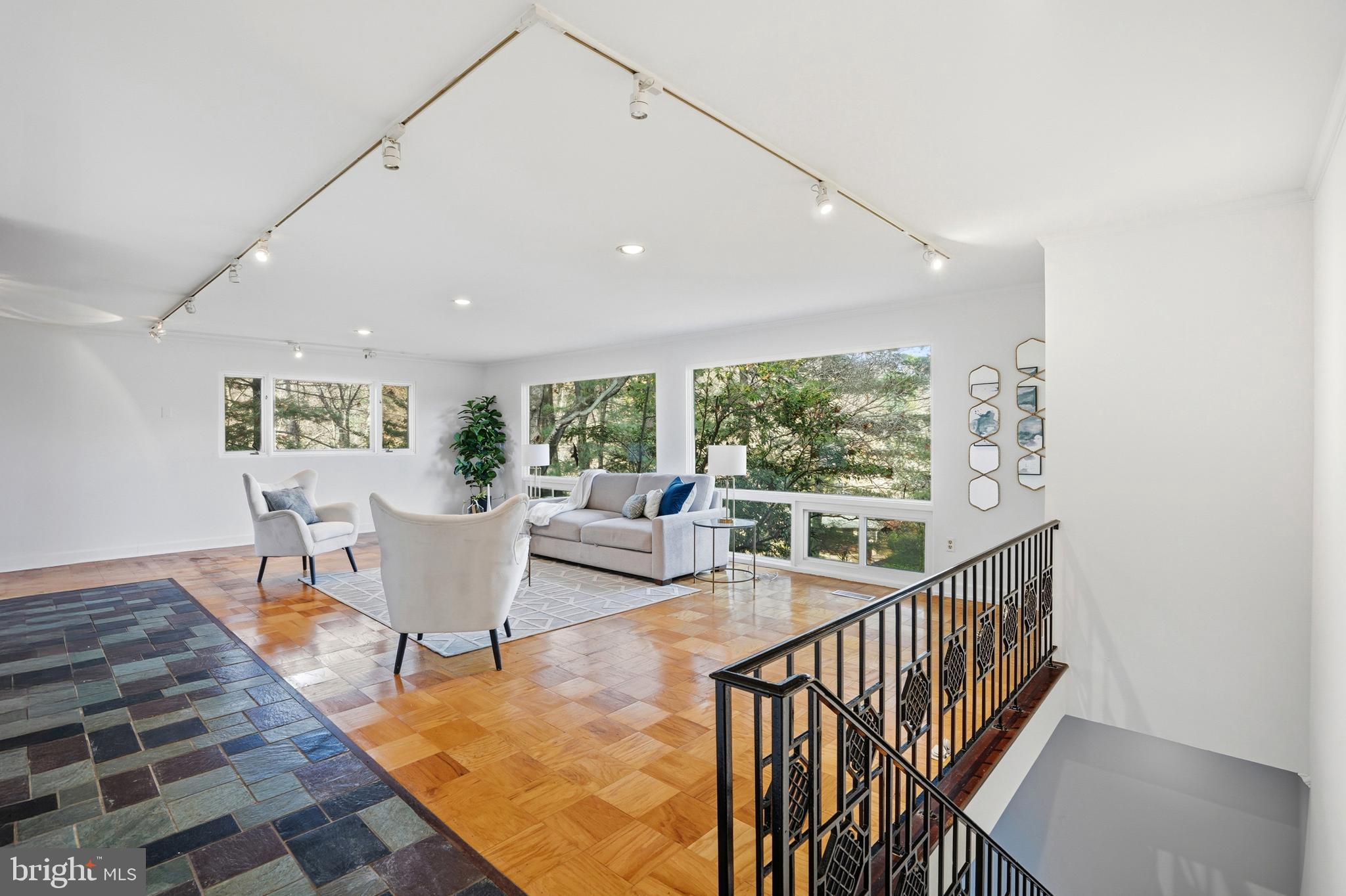 DOVER BALMORAL RIVERWOOD - Residential