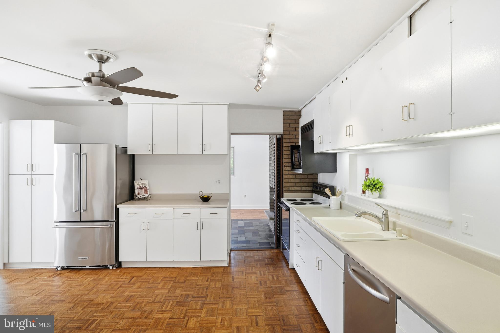 DOVER BALMORAL RIVERWOOD - Residential