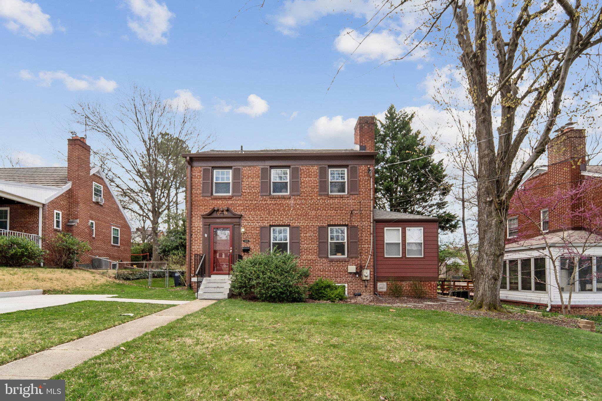 UNIVERSITY HILLS - Residential