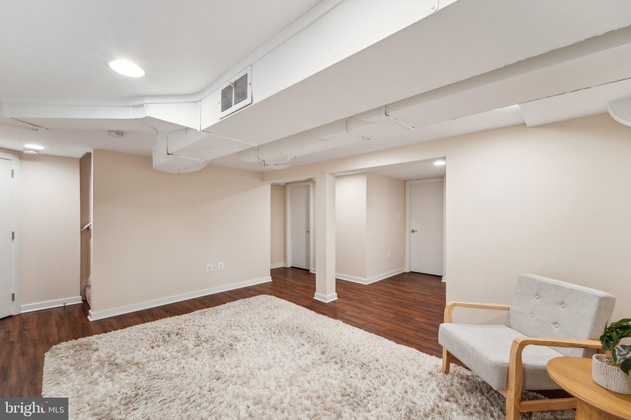 UNIVERSITY HILLS - Residential