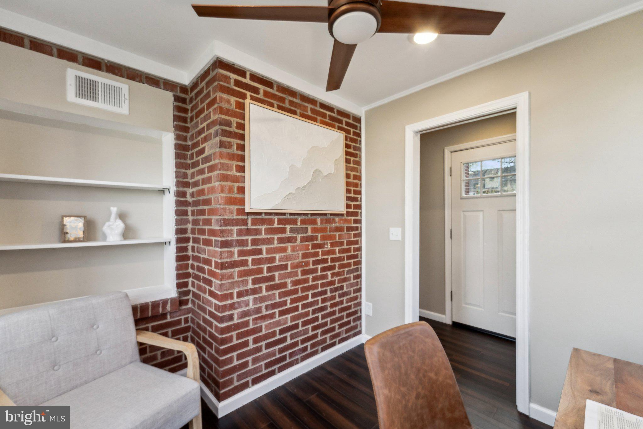 UNIVERSITY HILLS - Residential