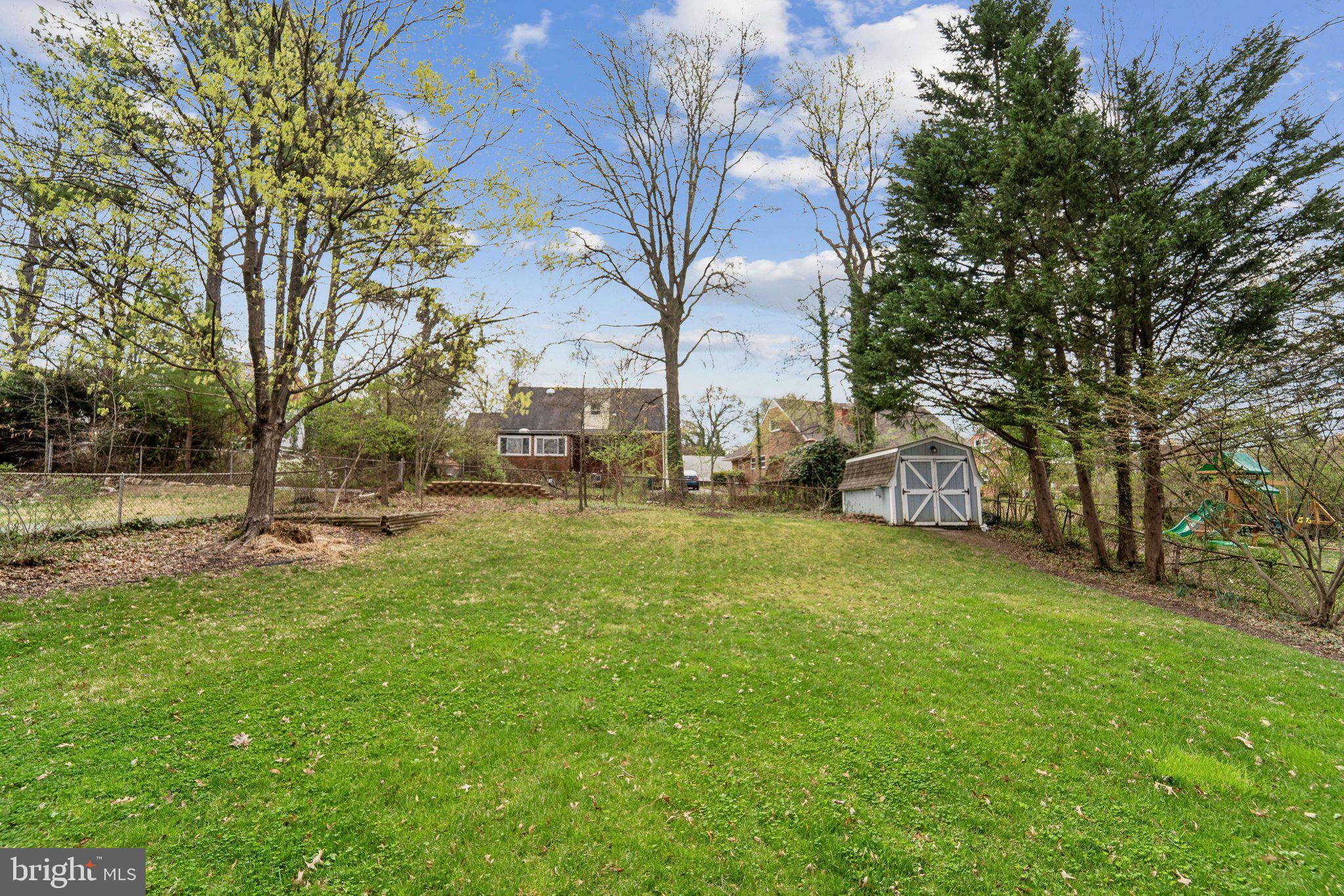 UNIVERSITY HILLS - Residential