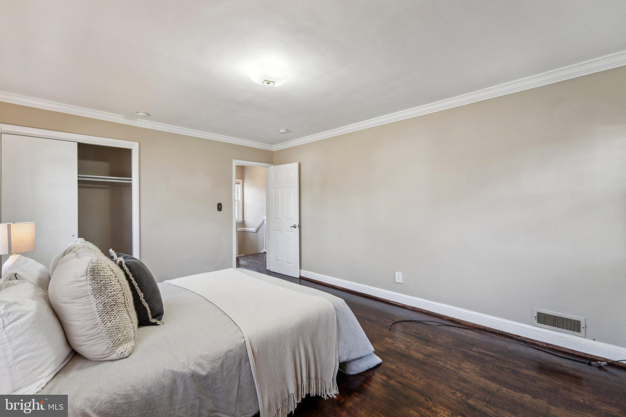 UNIVERSITY HILLS - Residential