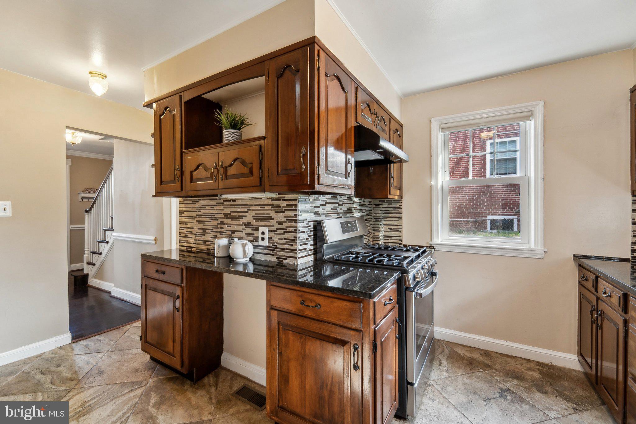 UNIVERSITY HILLS - Residential