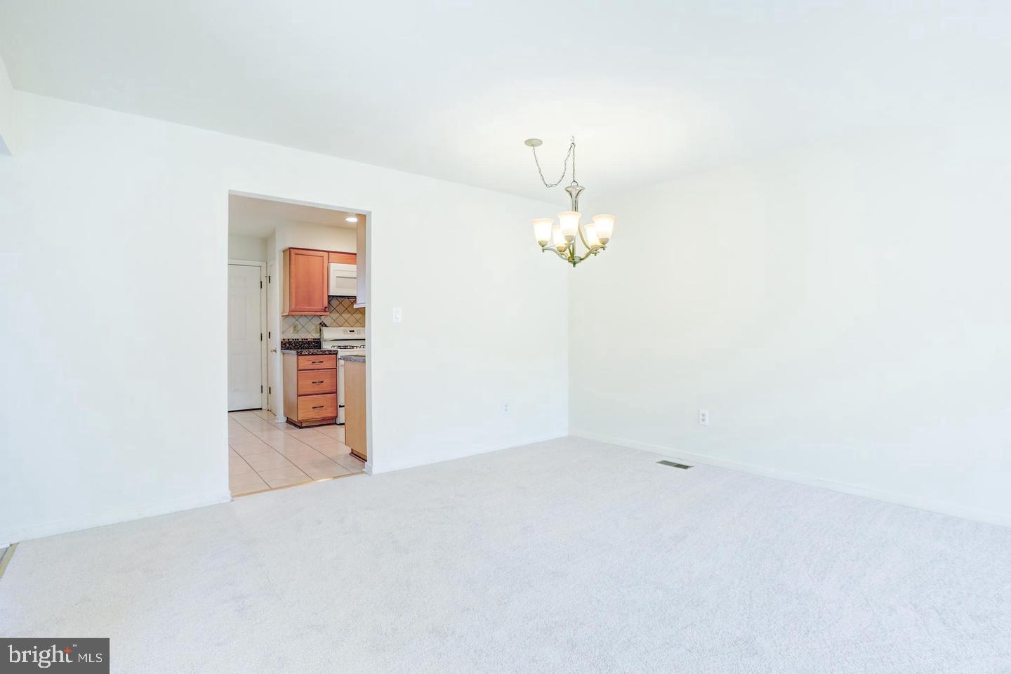 COUNTRY PLACE - Residential