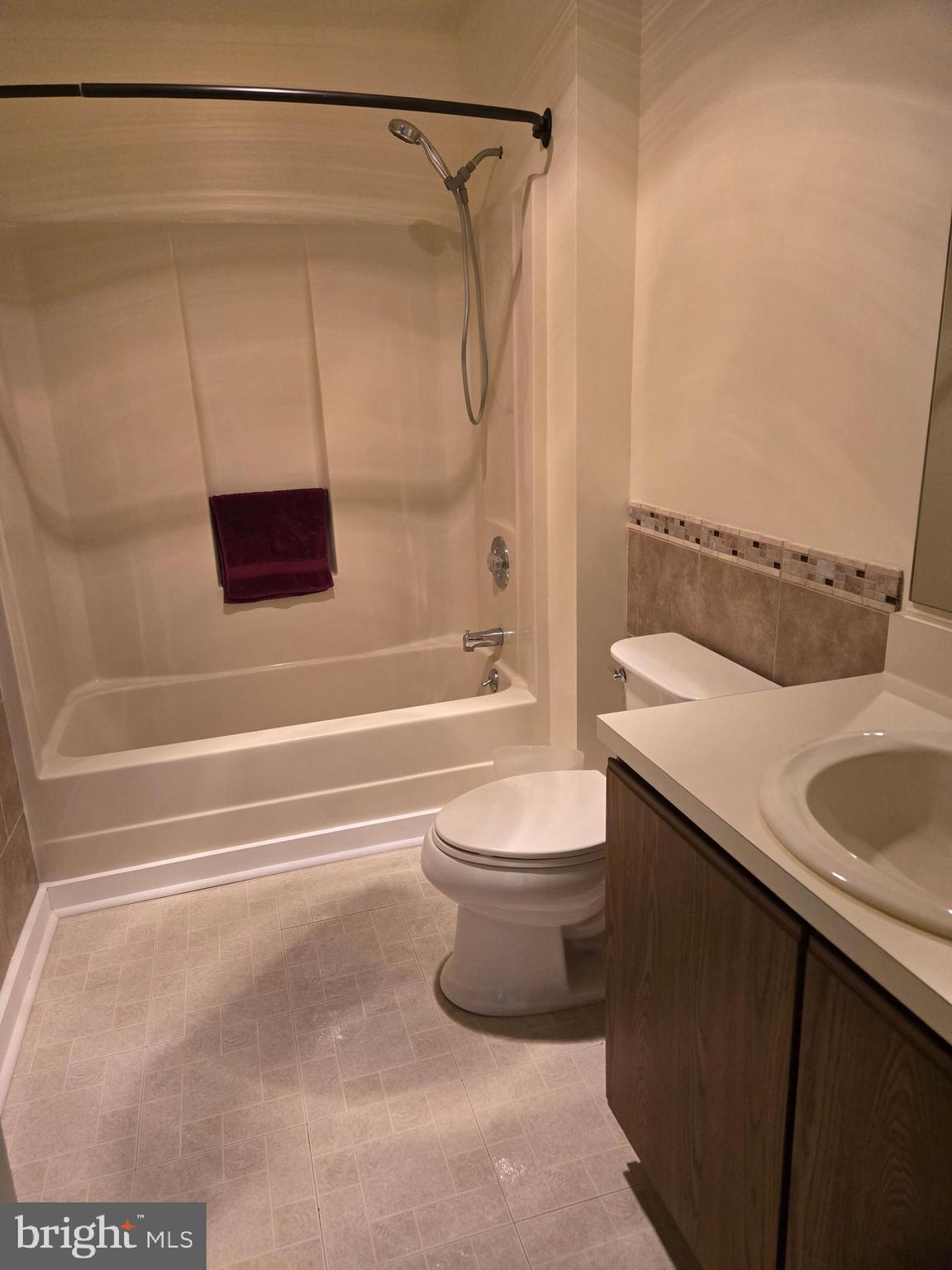 COUNTRY PLACE - Residential